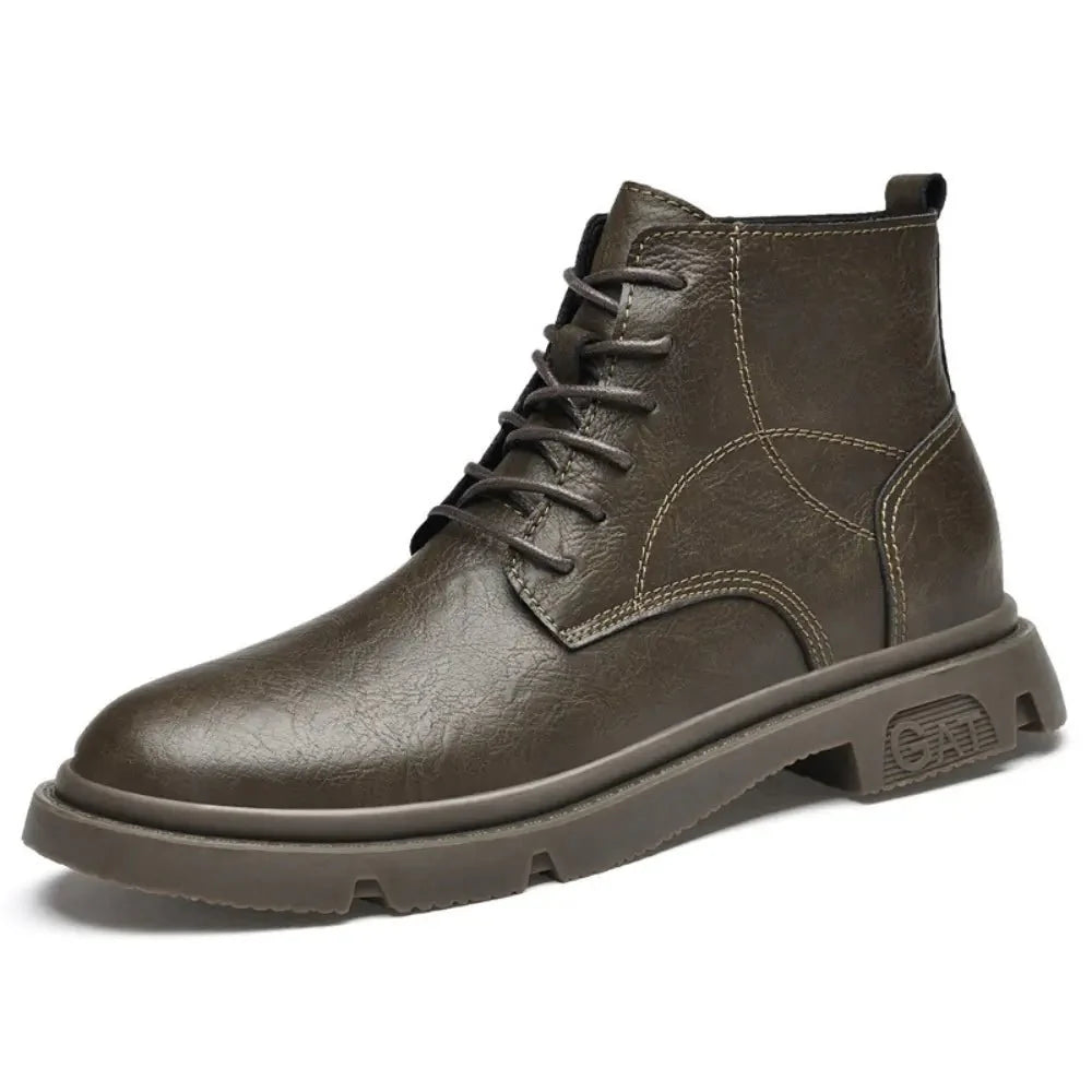 Vince – Elevated ankle boot with robust sole and sleek lacing - 8cm